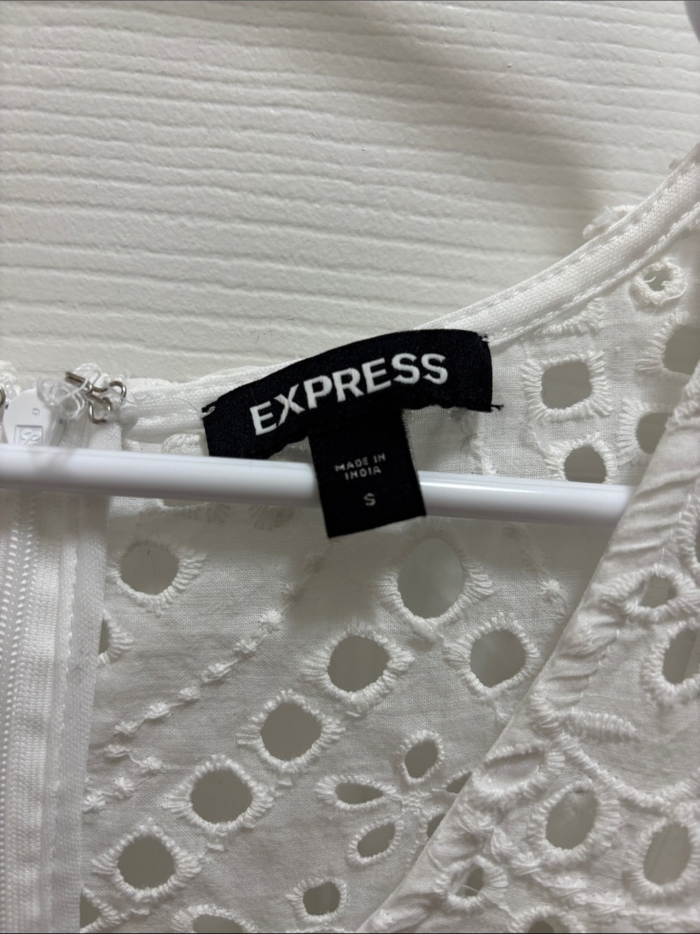 💐 Express White Eyelet Lace Babydoll Dress - Picture 2 of 6